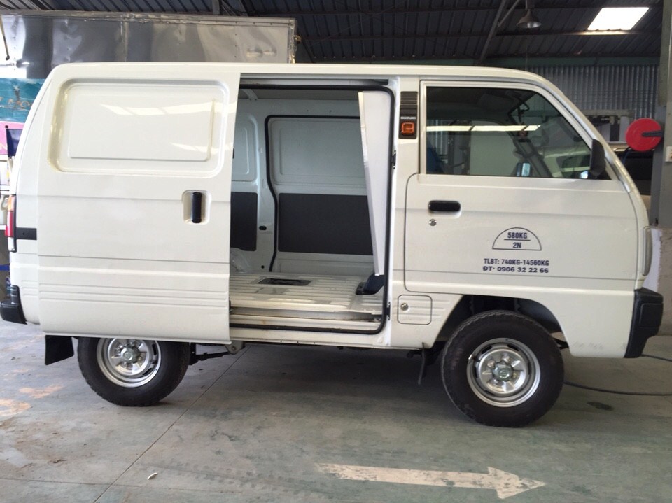 Suzuki Van Blind được thiết kế kèm cửa kéo bên hông tiện lợi