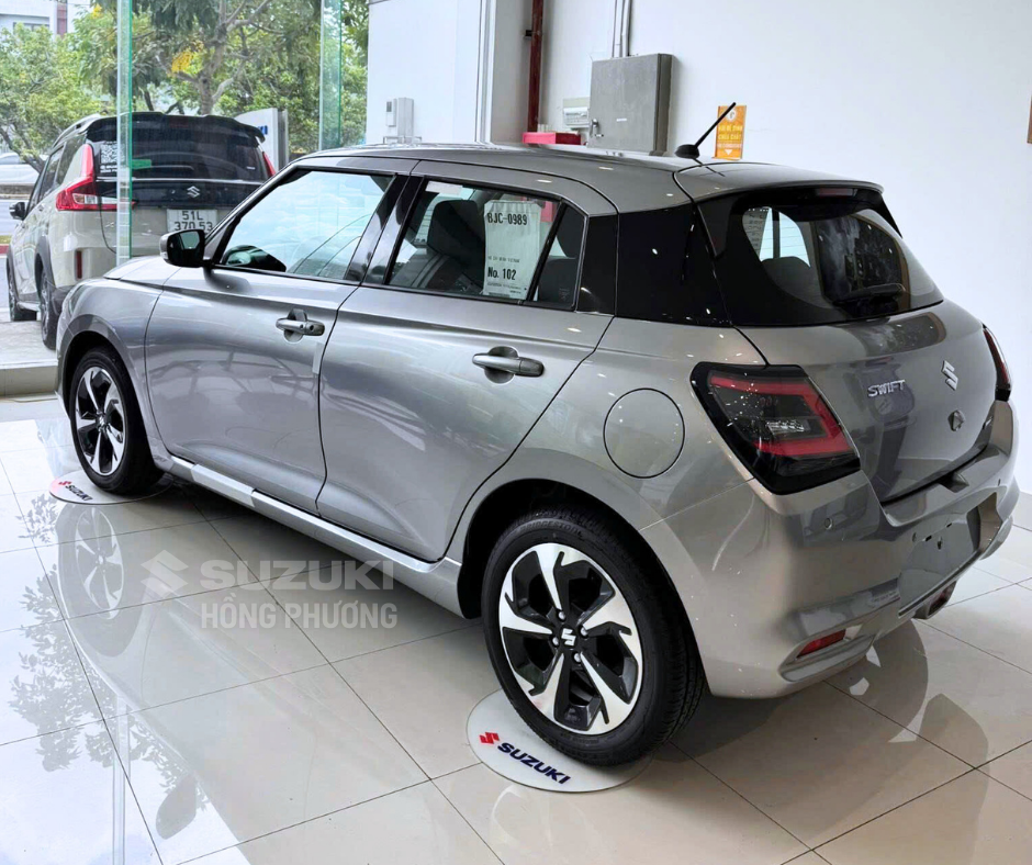 SUZUKI SWIFT MÀU BẠC